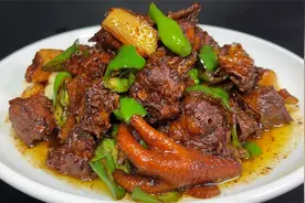 炒鸡肉想要好吃其实很简单，记住这个秘制料汁和配料，香到舔手指视频封面