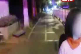 10岁女孩骑车带妹妹去看妈妈，被警察拦下！大哭：就差7.2公里了视频封面