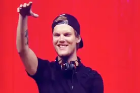 瑞典电音天才A神Avicii 8首经典代表作最燃现场【中英字幕】(上)视频封面