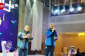 李伯清见证徒弟收徒弟 鼓励大家传承散打艺术视频封面