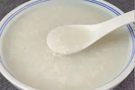 煮大米粥，牢记3个小诀窍，大米下锅就开花飘香，浓稠香甜很实用