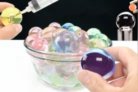 水宝宝有生命？老外给水宝宝打针，一起来见识一下吧！视频封面