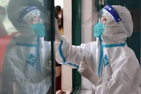 北京：餐饮行业从业人员核酸检测频次调整为“一天一检”视频封面