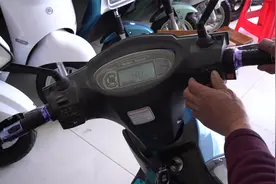 为什么电动车开大灯不走？告诉你一个维修小技巧，学会不花冤枉钱视频封面