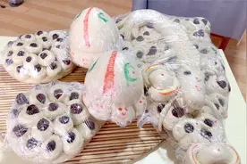 过年农村媳妇给娘家送枣山爬龙，炸地方特色美食，红红火火过大年视频封面