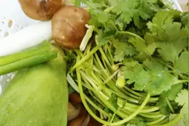 只用清水洗菜？相当于白洗！菜贩子教我清洗绝招，吃的干净又放心