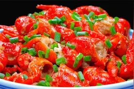 小龙虾简单好吃的家常做法，虾肉鲜嫩入味，蒜香十足，干净又卫生视频封面