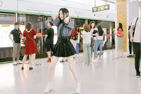 抖音爆红21岁舞蹈女孩，地铁站里再次大显身手，挑战星爵专属BGM视频封面