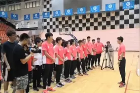 苏炳添上课的画风视频封面