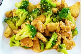 蜜汁芝麻鸡，会让你默默吃上两碗饭的菜，赶快学起来吧！