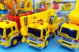 超酷的音乐灯光工程车，小朋友爱玩的惯性玩具车视频封面