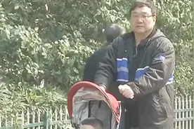 小学入学或不再卡死8月底？我国实行入学弹性制难点在哪儿？视频封面