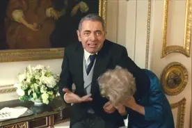 喜剧：憨豆误把老奶奶看成杀手，拿起盘子就敲头部，结果尴尬了！