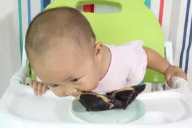 端午节到了，宝宝版粽子软糯好消化，有菜有肉，孩子吃2个不油腻