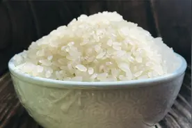 这种米女人做月子才能吃到，美食达人教你，传统手艺制作阴米