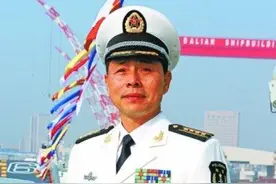 名将坐镇东海：辽宁舰原政委梅文已担任东部战区海军政委视频封面