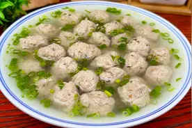 这才是肉丸子正确做法，教你饭店秘制配方，鲜嫩爽滑，清淡不油腻视频封面
