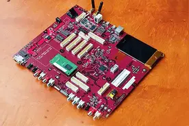 不敢想象：初代iPhone是在这样一张主板上诞生，乔布斯真奇才视频封面