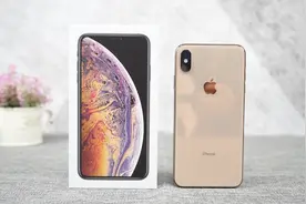 狠心花5550买的iPhoneXSM，对比华为Mate20 Pro，感觉赚大发了！视频封面