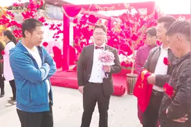 富二代结婚，这场面真够气派的，看看新郎官长的帅气吗？视频封面