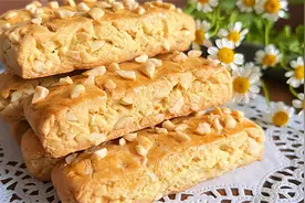 家里有花生就能做的花生酥，吃一口满口酥，越嚼越香，做法特简单