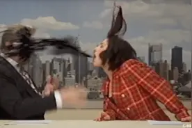 真有人住在地下室？女记者实地探访，惨遭流浪汉感染病毒视频封面