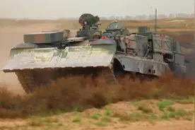 因应西部边境军事威胁增加 俄军将于年底前组建12支部队视频封面