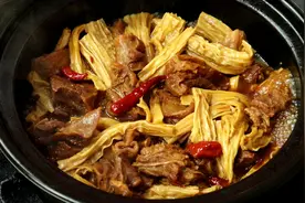 牛腩这样做实在太好吃，出锅香气四溢，软烂Q弹，连汤汁都不剩