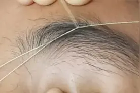 家庭主妇眉毛好久没修了，用穿线修干净后，比纹的还好看自然视频封面