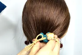 这样用头花扎发型你还不知道？简单轻松还好看，试试看吧视频封面