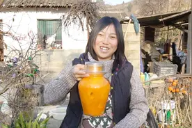 柿子最新奇的做法，霜打过后做酒酿，冬天降火又解馋