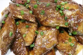 红烧带鱼好吃有秘诀，教你家常做法，鱼肉鲜嫩没腥味，比饭店好吃