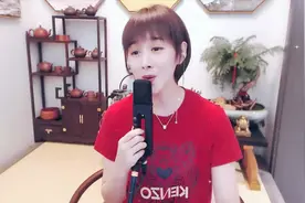 梁红演唱歌曲《一曲红尘》,冷冷的眼泪了随风吹,才知道离别的滋味