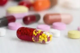 左氧氟沙星是把“双刃剑”，长期服用有4个副作用务必“提防”视频封面