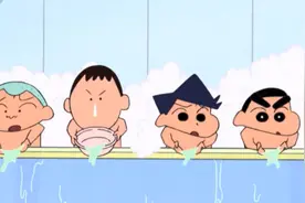蜡笔小新，小新来小爱家做客，弄的一片混乱，妈妈有苦说不出视频封面