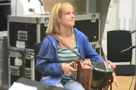 手风琴《黑鸟》，爱尔兰手风琴大师Sharon Shannon和RTé交响乐团视频封面