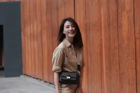 高圆圆初秋随拍六宫格写真，干净利落，气质极佳，最让网友惊叹视频封面