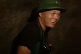 枫枫家乡的卡乐星球，里面有个神秘的小屋，小凤和光哥硬闯进去视频封面