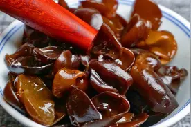 木耳吃了20多年，这种做法百吃不腻，10分钟出锅，简单营养又好吃视频封面