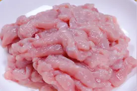 炒肉丝，切记不要直接下锅炒，教你小技巧，肉丝滑嫩不柴，太香了