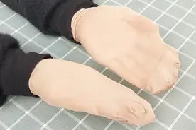 赶紧把丝袜套在手上，解决了家里的大烦恼，不学真是太可惜了视频封面