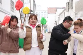 红绿灯坏了导致交通错乱，苏小七用黏土解决难题，要遵守交通规则视频封面