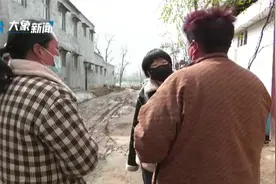 四个媒人给小伙介绍对象，女孩都是同一个人！但她名字却不一样？视频封面
