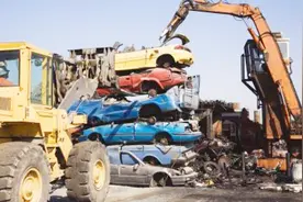 汽车报废新规公布，行驶年限由你来定，交警：别高兴得太早视频封面