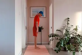 百走不如一抖，每天踮脚20下，震动脊柱韧带，还能改善膝盖痛视频封面