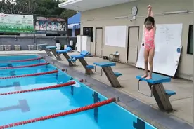4岁女孩飞速潜泳20米，斩获百米自由泳冠军，又一个天才泳者觉醒视频封面