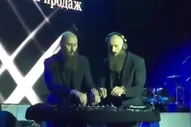 经典抖肩膀舞bgm，小姐姐们诠释的太美好，实在是太可爱了