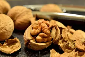 维生素B2可以让你少生病，平时补充维生素B2可以多吃这十大食物视频封面