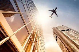 飞机故障延误、旅客热到缺氧？海南航空回应视频封面