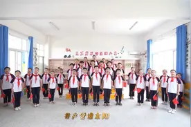 强国复兴有我|大义镇葛店小学阳光少年合唱团唱响《童心向党》视频封面